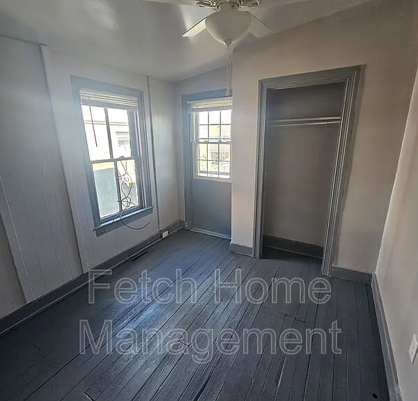 909 E Princess St — Photo 19