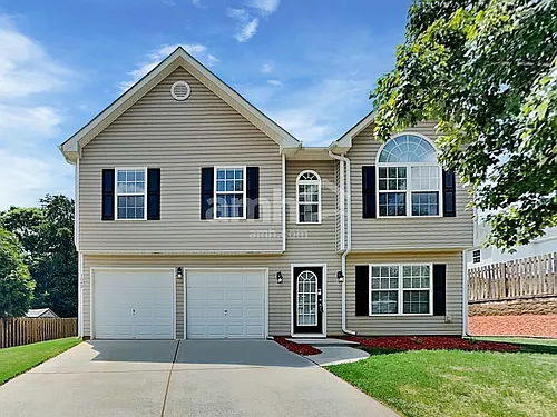 1649 Woods Ln Photo 1