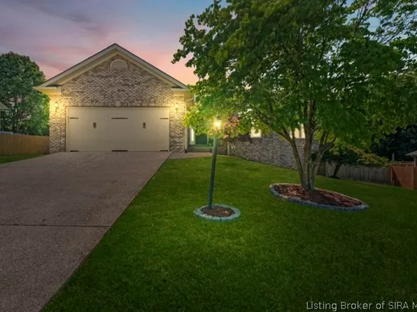 4351 Country View Drive, Floyds Knobs, IN 47119