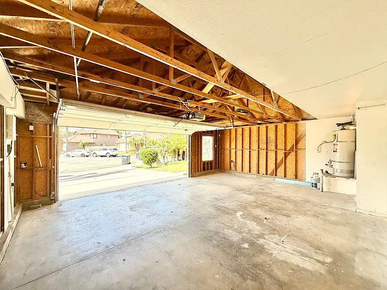 15854 Pampas Ct — Photo 32