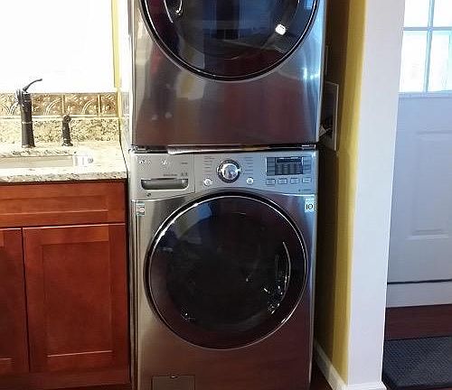 Washer/Dryer included in unit