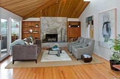 3rd image of 7 Horse Hill Ln