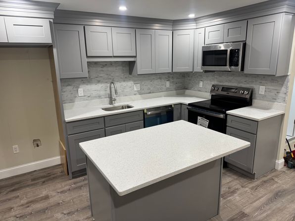 136 Dean St #1