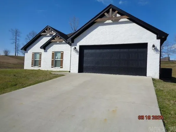 2065 Creekwood Cir, Bauxite, AR 72011