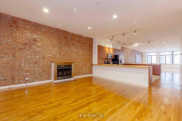 Rented by Town Residential | media 23