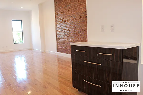 Rented by The InHouse Group | media 51