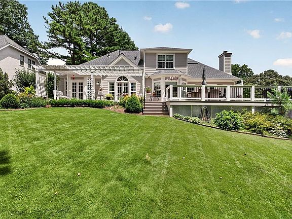 2nd image of 903 Banford Ct NE