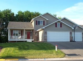 1922 Fischer Dr, Waconia, MN 55387