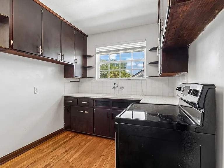 1731 Flagler Ave — Photo 61