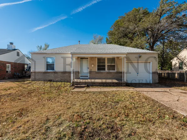 731 S Apache Dr, Wichita, KS 67207