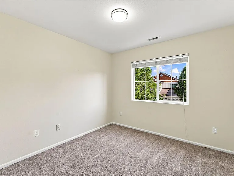 6038 Discovery St E — Photo 26