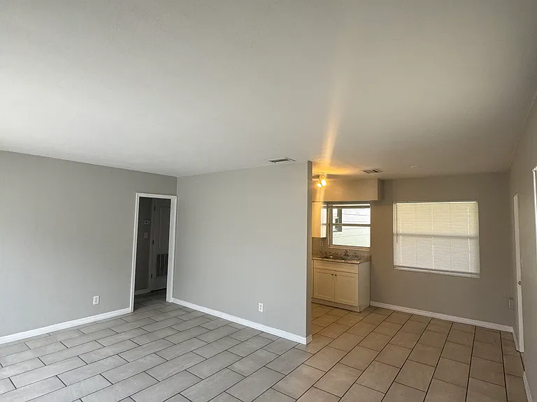 503 Tanglewood Dr — Photo 1