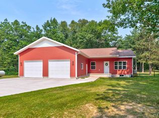 9048 25th Rd, Garden, MI 49835