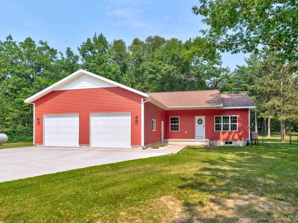 9048 25th Rd, Garden, MI 49835