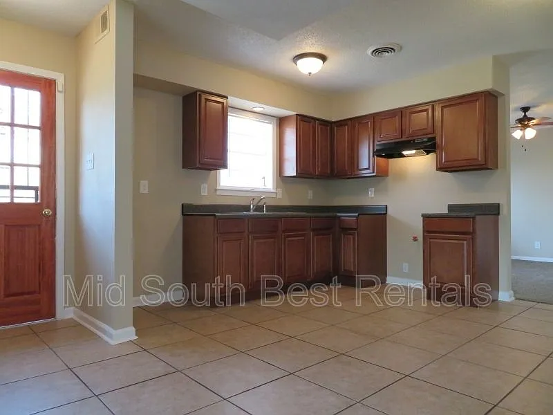 5475 Lexie St — Photo 2
