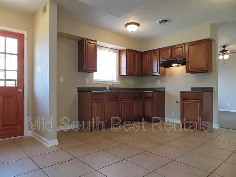 5475 Lexie St — Photo 4