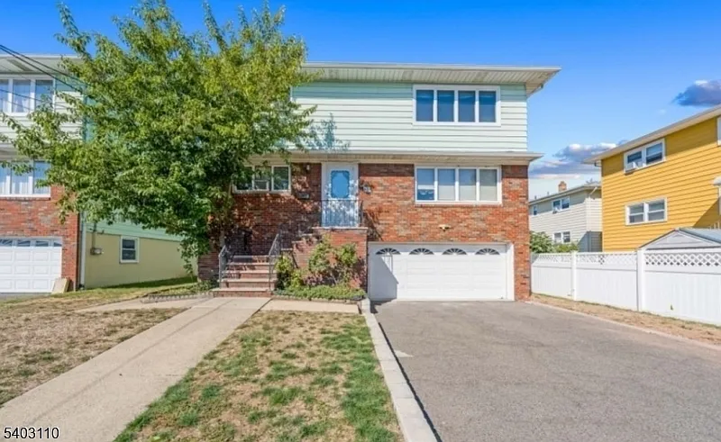 3 bed, 2.0 bath, $3,100 — Photo 1
