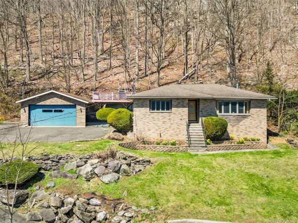 621 Jersey Avenue, Greenwood Lake, NY 10925