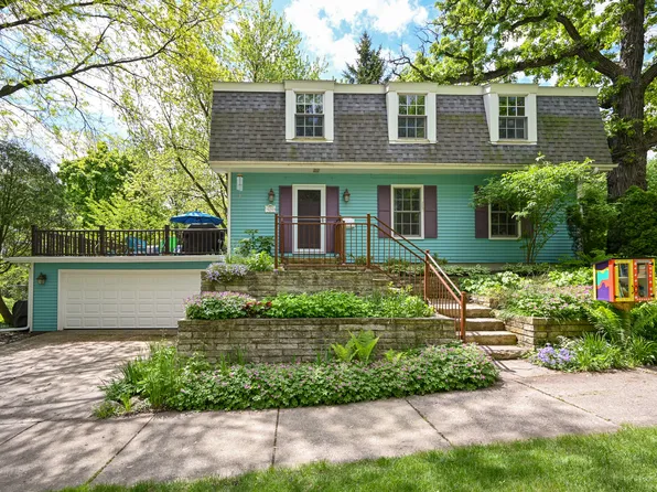 571 Oak St, Glen Ellyn, IL 60137