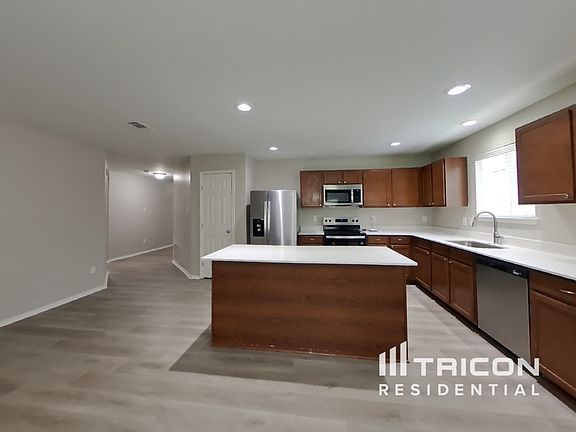 5th image of 1456 Willoughby Way