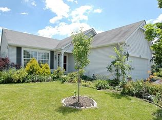 321 Hobart Dr, South Elgin, IL 60177