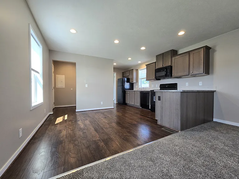 Sunset Ridge — Photo 17
