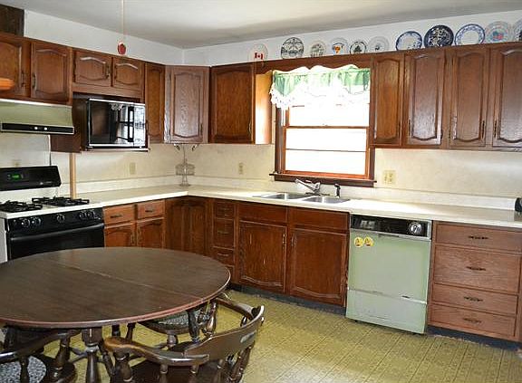 Large Country Kitchen