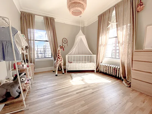 Sold by Compass | media 10