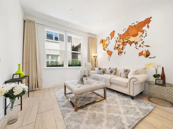 571 Odyssey Ln, Milpitas, CA 95035