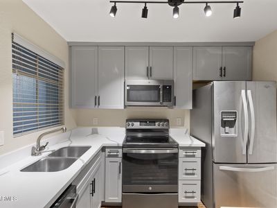 1880 E MORTEN Avenue #102, Phoenix, AZ, 85020