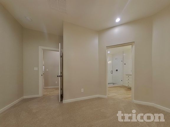 5th image of 109 E Mountain View Dr
