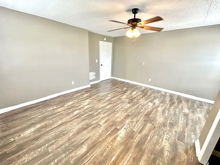 3514 Triana Blvd SW — Photo 6