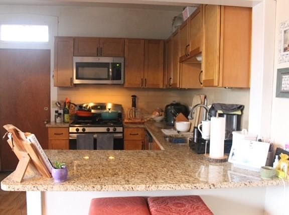 5th image of 4519 N Whipple St #3