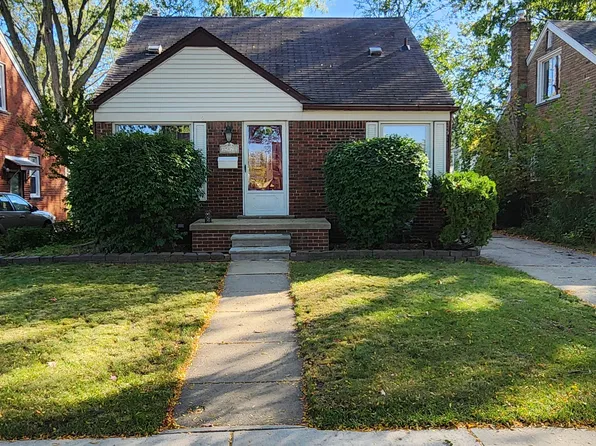 13671 Hart St, Oak Park, MI 48237