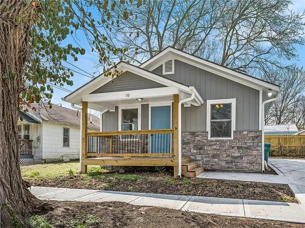 710 8th St, Osawatomie, KS 66064
