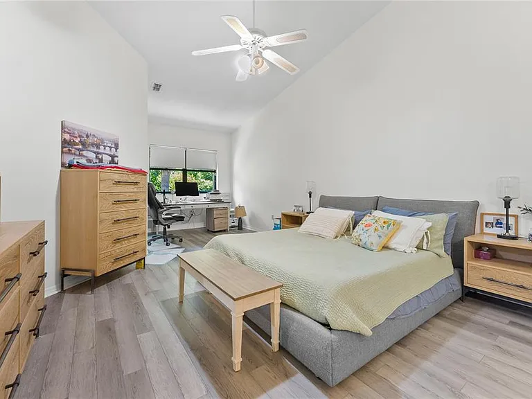 1714 Starling Dr #201 — Photo 17