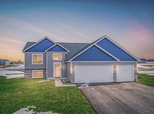 1150 Ivy Way, Faribault, MN 55021