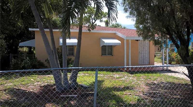 1st image of 809 NW 15th Ter