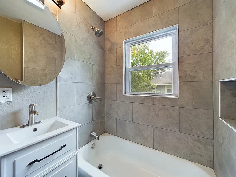 4207 Kenwood Ave #2S — Photo 12