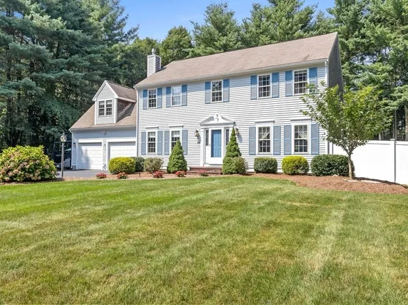 10 Fairway Dr, Bridgewater, MA 02324