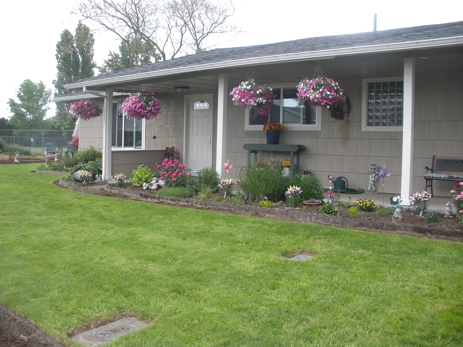 200 S Cascade Dr photo 1