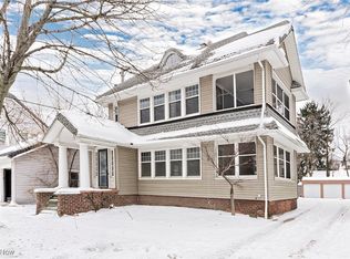 2819 E Derbyshire Rd, Cleveland Heights, OH 44118