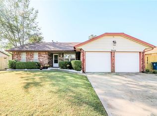 9604 Crest Dr, Midwest City, OK 73130