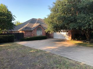 9051 Amundson Dr, North Richland Hills, TX 76182