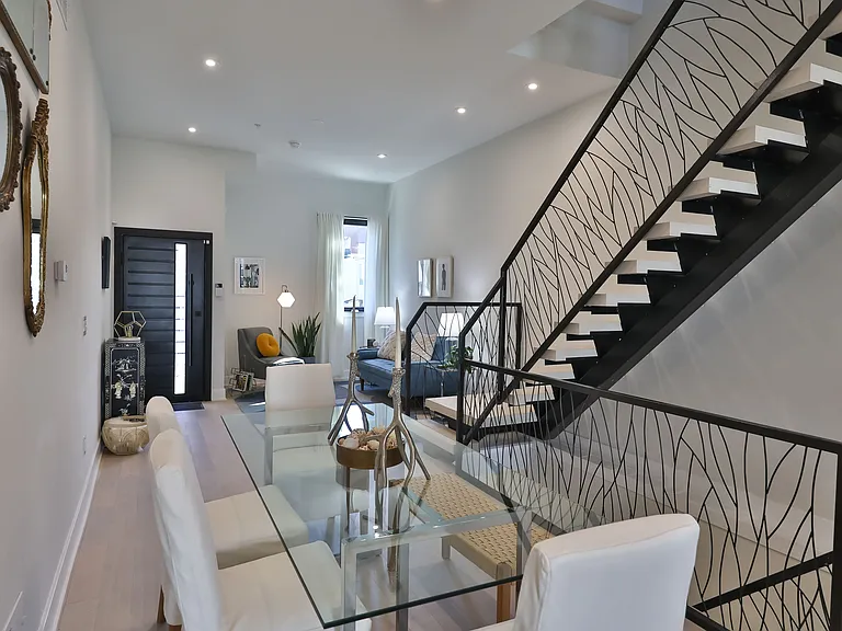 2541 Turner St — Photo 6