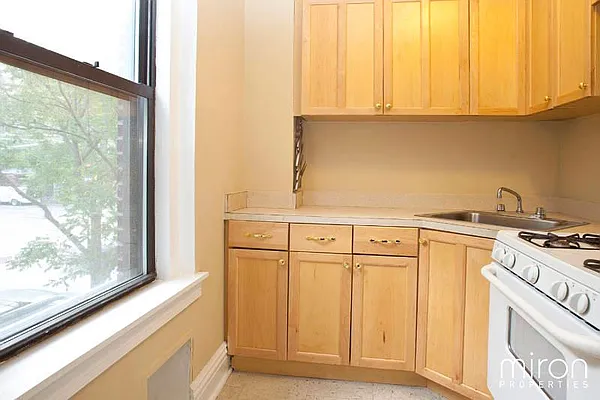 Sold by Miron Properties | media 9