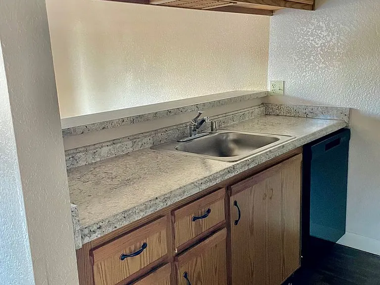Hollister Apartment Complex — Photo 4