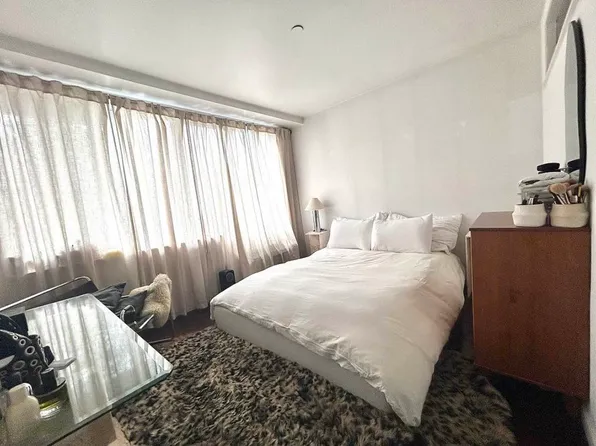 286 Stanhope Street image 1 of 12