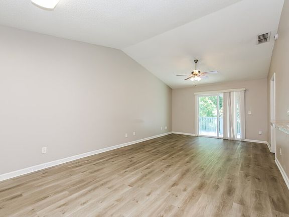4th image of 282 Aquarius Cir