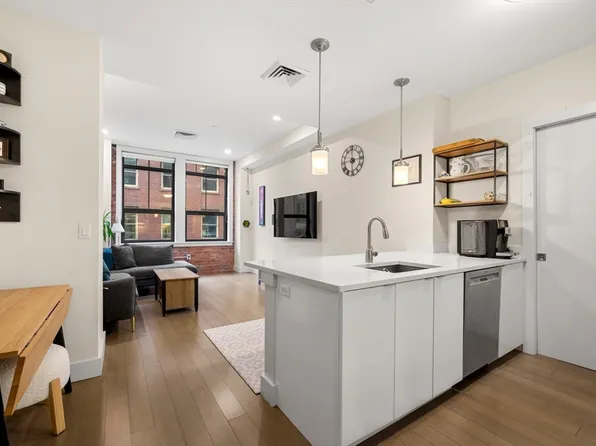 121-127 Portland St #307, Boston, MA 02114